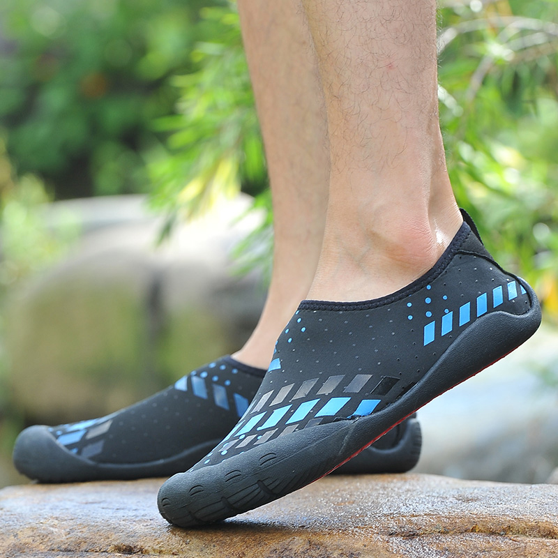 

2021 High Quality For Mens Women Sport Running Shoes Sandy Beach Fashion Black Blue Red Outdoor Sneakers SIZE 36-46 WY21-1786