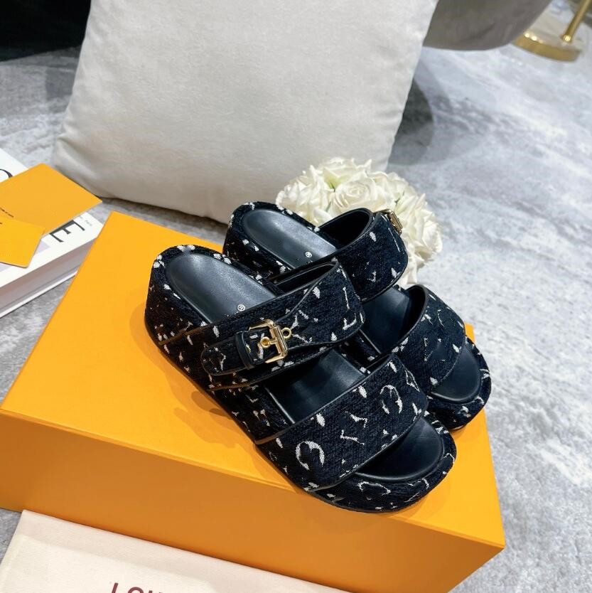 

Beach slippers Classic Flat heel Summer Lazy Designer fashion Cartoon Big Head flops leather lady Slides women shoes Hotel Bath Ladies sexy Sandals Large size 35-41, Box