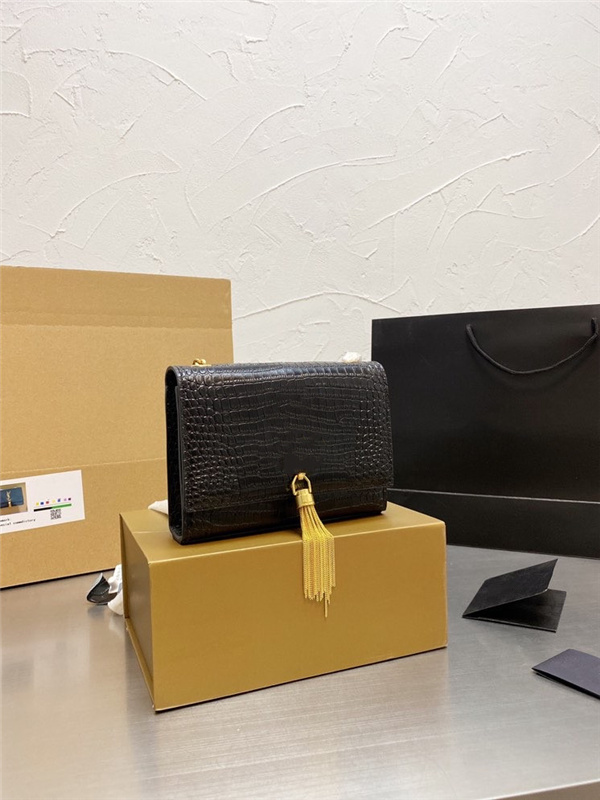 

Women Handbag Bag clutch purse original box date code serial number Evening cross body shoulder 20cm, The box is not sold separately