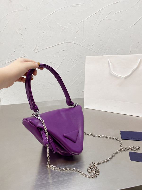 

2021 Shoulder Bag High Quality Leather Handbag Triangle Bag Best-selling Mini Wallet Ladies Messenger Bag Designer Wallet