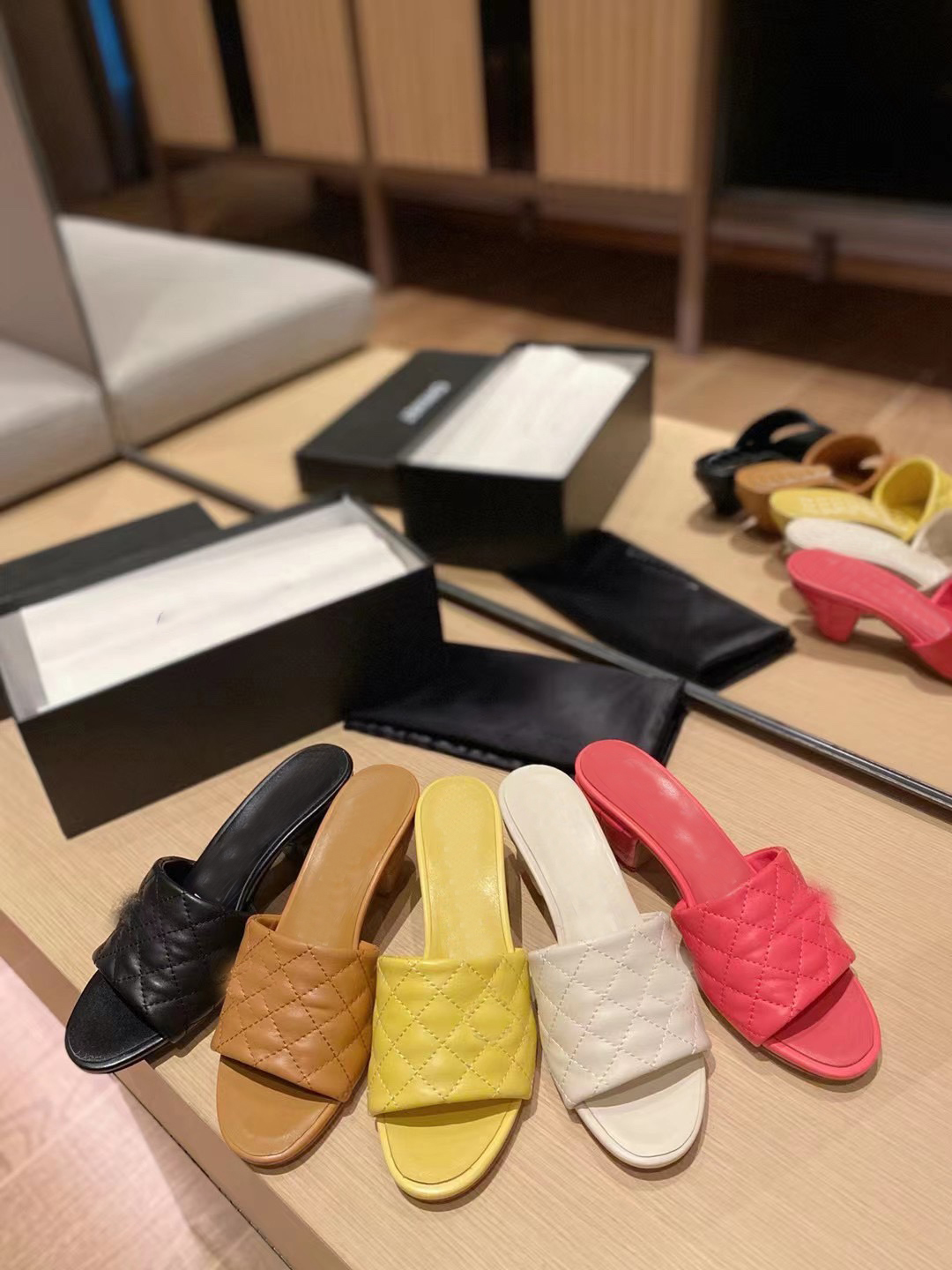 

Mules Lambskin Sandals Women Summer Slides Designer Luxury Yellow white black blue red outdoor shoes high heels leather banquet slippers, Color 7