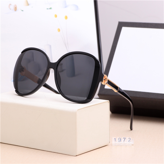 

Wholesale Designer Sunglasses Original Eyeglasses Outdoor Shades PC Frame Fashion Classic Lady Mirrors for Women and Men Glasses Unisex