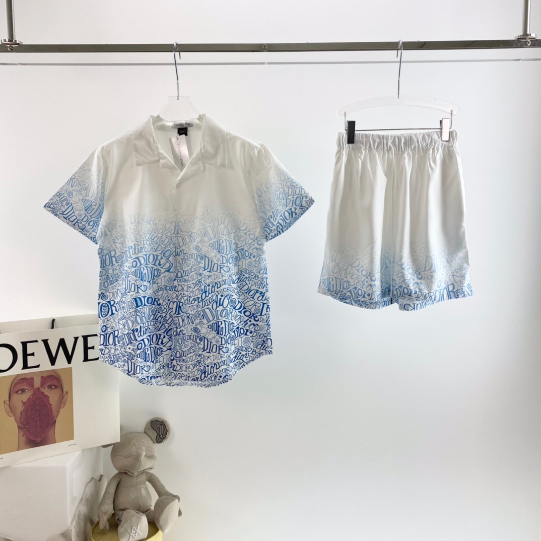 

2020ss spring and summer new high grade cotton printing short sleeve round neck panel T-Shirt Size: m-l-xl-xxl-xxxl Color: black white2 bbb3