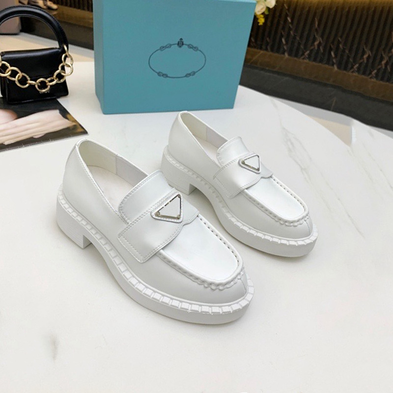 

Black White Brushed Leather Loafers For Women Designers Dress Shoes Office Wedding Party Pumps Womens Fashion Oxfords with Triangle Logo High quality