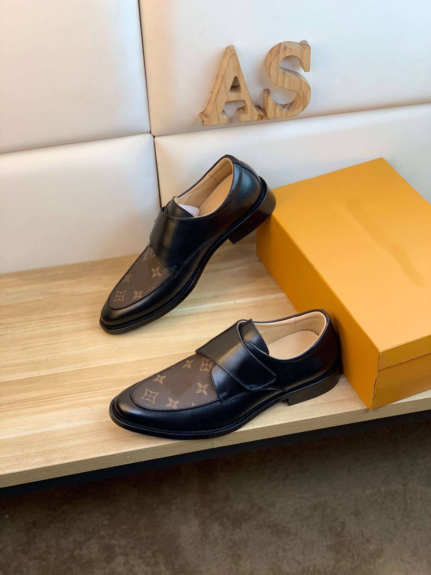 

New Fashion Men Business Flats Breathable Casual Slip-On Oxfords Shoes Men Brand Designer Snakeskin Party Wedding Dress Shoes Size 38-44, Black