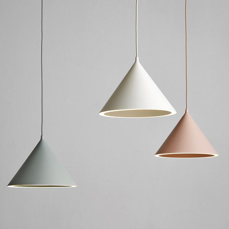 

Chandeliers Danish Polar Restaurant Chandelier Nordic Modern Style Bedroom Bedside Bar Single Head Makaron Led Lighting Home