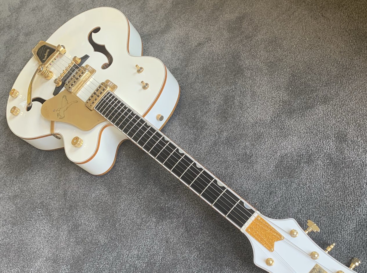 

White Falcon 6136 Single Cutaway Hollow Body Arched Top Electric Guitar Grover Imperial Tuners, Oversized Bound F Holes, Gold Sparkle Binding, Bigs Tremolo Bridge