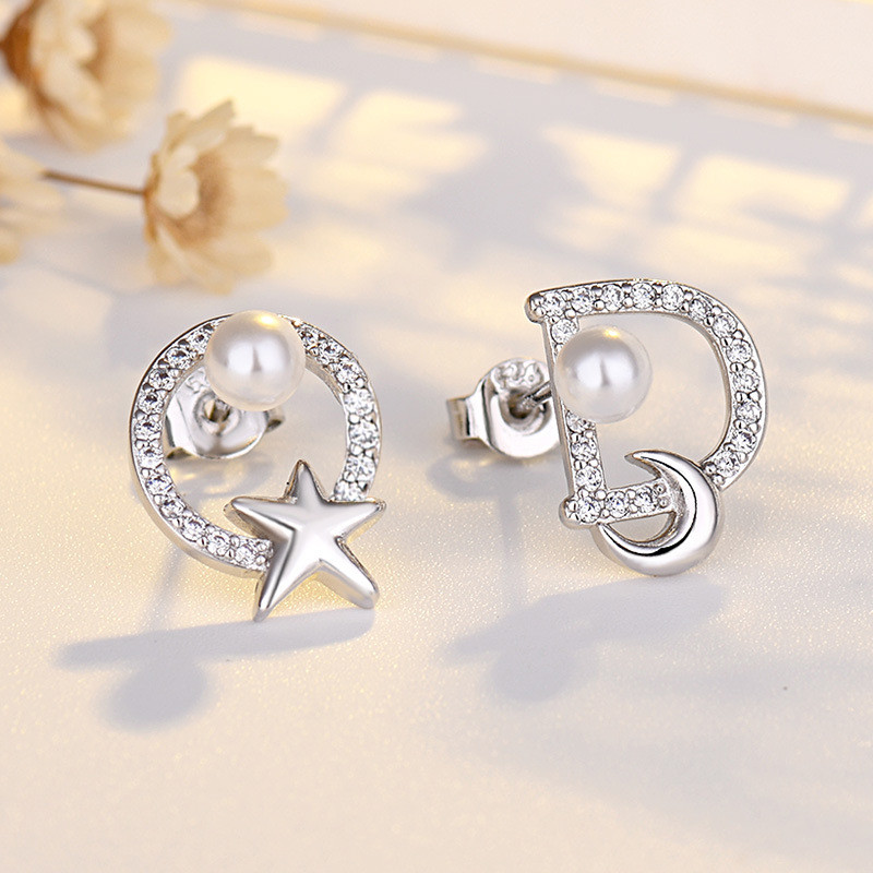 

Moon Stars Diamond Earrings Charm Pearl Women Elegant Ear Studs Cute Rhinestone Eardrop Anniversary Party Gifts, Golden