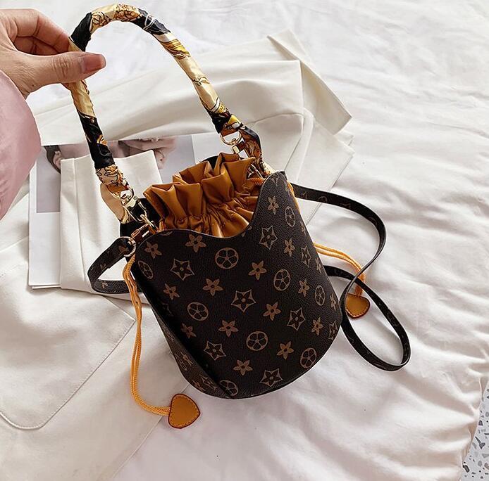 

8030 Women Luxurys Designers Bags Crossbody High Quality Handbags Womens Purses Shoulder Shopping Totes Bag