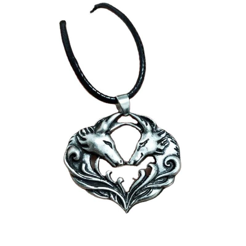 

Pendant Necklaces Double Wolf Amulet Heart Necklace Viking Animal Couples Jewelry