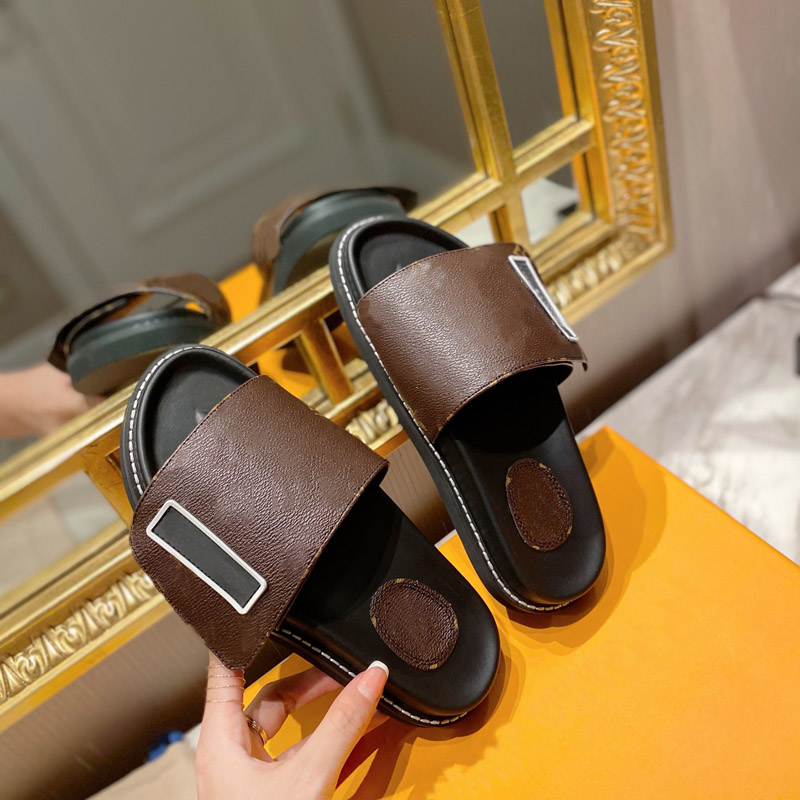 

Couple models on the beach 2021 show classic fashion sandals and slippers, designer flat bottom summer simple atmosphere drag love style high quality size 35-45