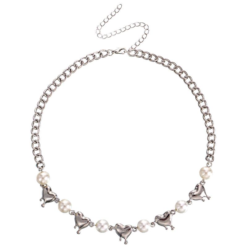 

Chokers Imitation Pearls Heart Alloy Chains Necklace For Women Clavicle Chain Short Necklaces Female Silver Color 2021 Fashion Jewelry