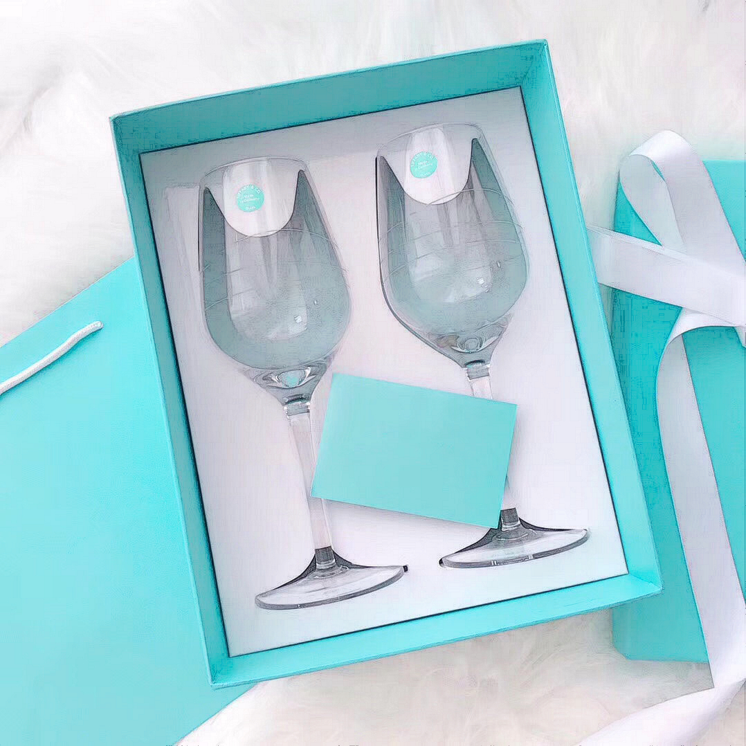 

2PCS High Quality PARTY White champagne wine moet Glasses with box free shi