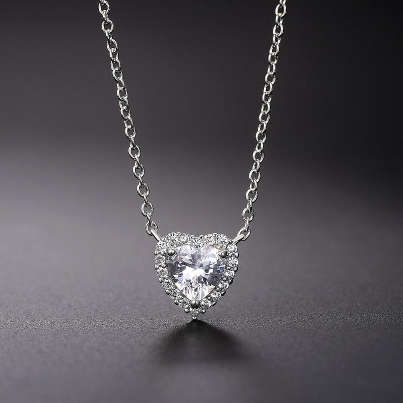 

Pendant Necklaces Wedding Love For Women Aesthetic Choker Chain On The Neck Shiny Zircon Year Gifts Women's Jewelry N317