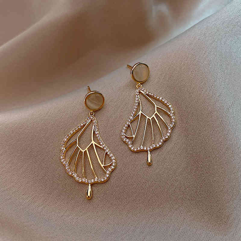 

Korean Earring Gold Scalloped Rhinestone Earrings For Women high Luxury 2021 Trend Jewelry Gift