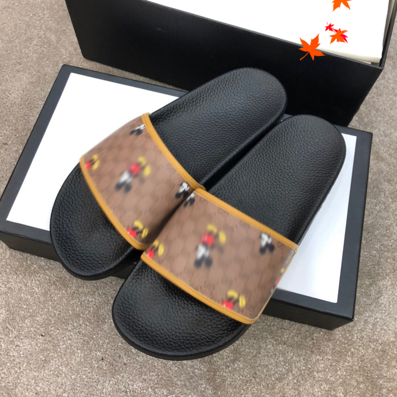 

2021 Slipper Designer Slide Summer sandals Fashion Men Beach Indoor Flat Flip Flops Leather luxurys Shoes mens Slippers with box Size 39-45 -H181, Black