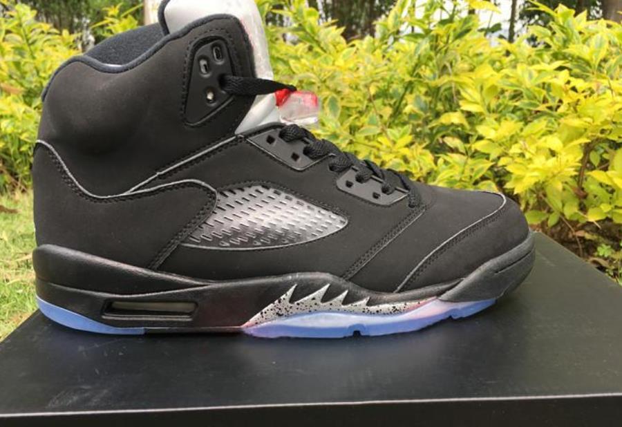 

Classic 5 OG Black Metallic Designer Basketball Shoes With Box Vintage V Fire Red Silver White Fashion Sneakers