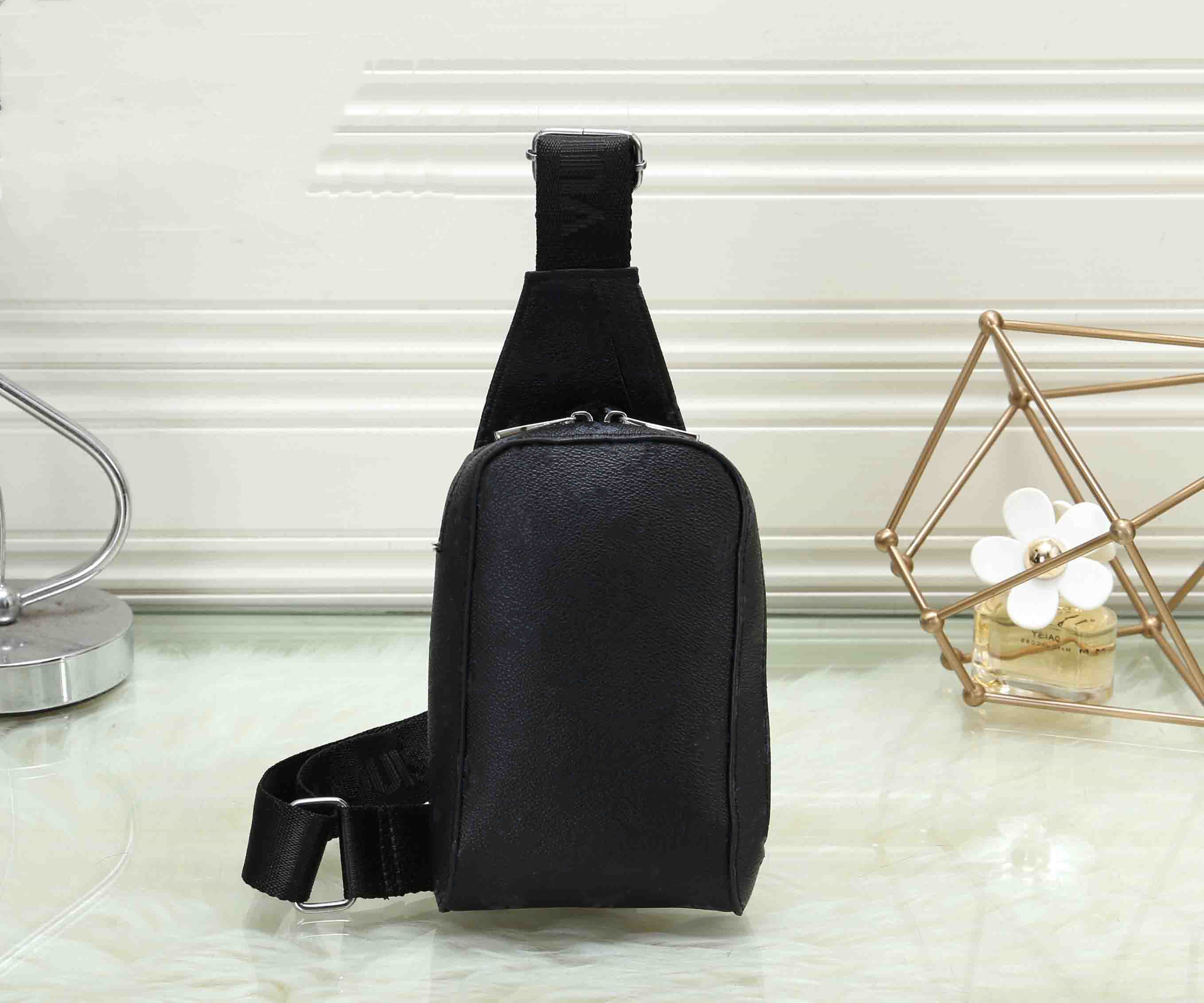 

Men Chest Bag Avenue Sling Shoulder Bags Luxury Designers CrossBody Sporty Travel Packs Outdoor Messenger Wallet