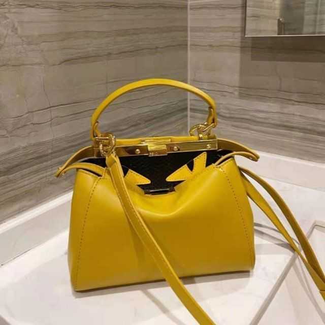 

CLASSIC FLOWER Fend Designer 2021 New Head Leather Handbag Lock Peekaboo Kitten White Mini Messenger Bag Zlh, Black big