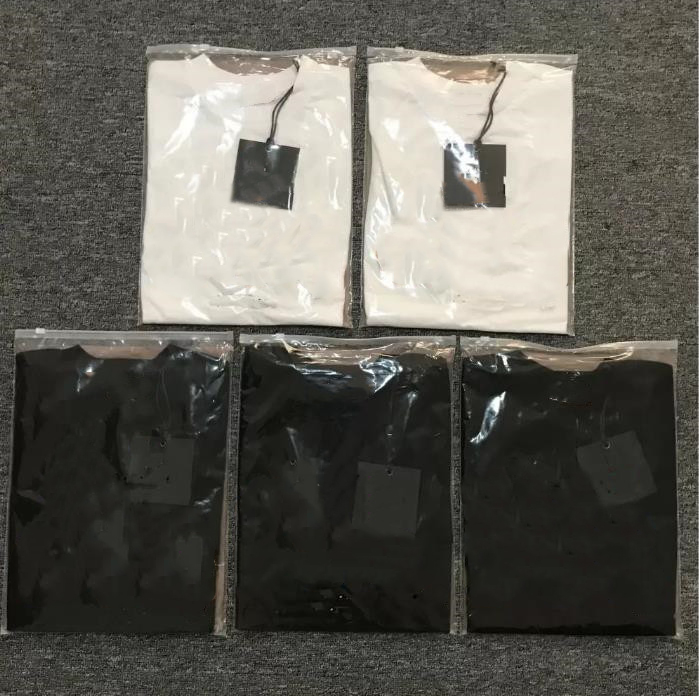 

2 Mens Womens Designers T Shirts For Men broken Tops bear Letter Tshirts Clothing Short Sleeved palms bears Tshirt loose, I need look other product