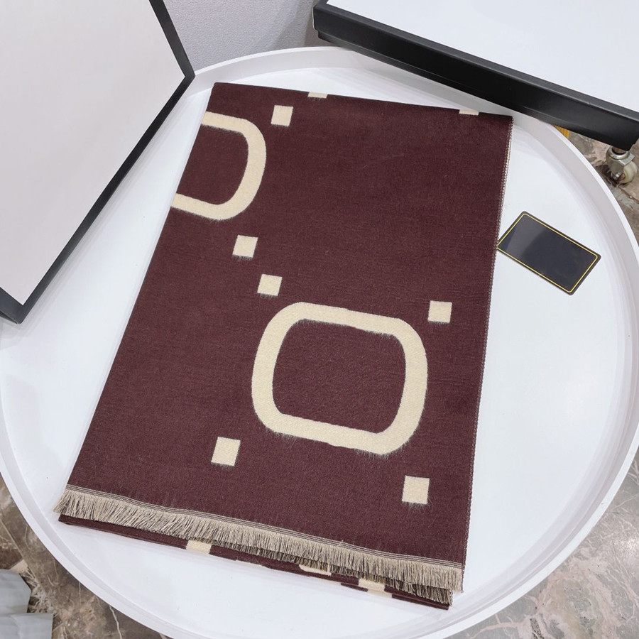 Fashion Scarf Warm Scarves Solid Color Big Letter Design Comfortable for Man Women 4 Color Top Quality