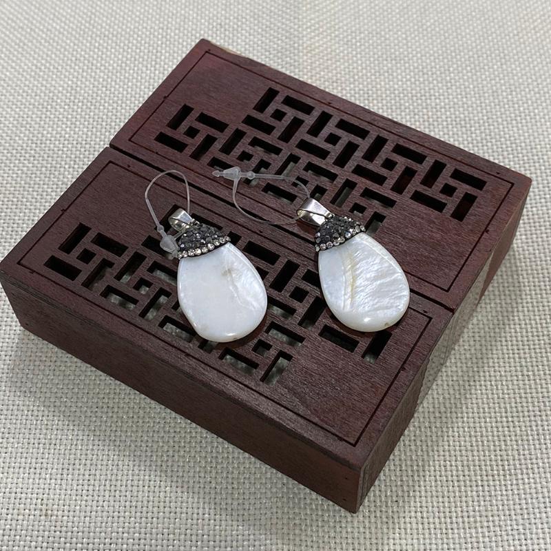 

Charms 20x32mm Natural White Shell Pendant Drop Shape Mother-of-pearl Smooth Beads Suitable For DIY Making Jewelry Women, Bronze;silver
