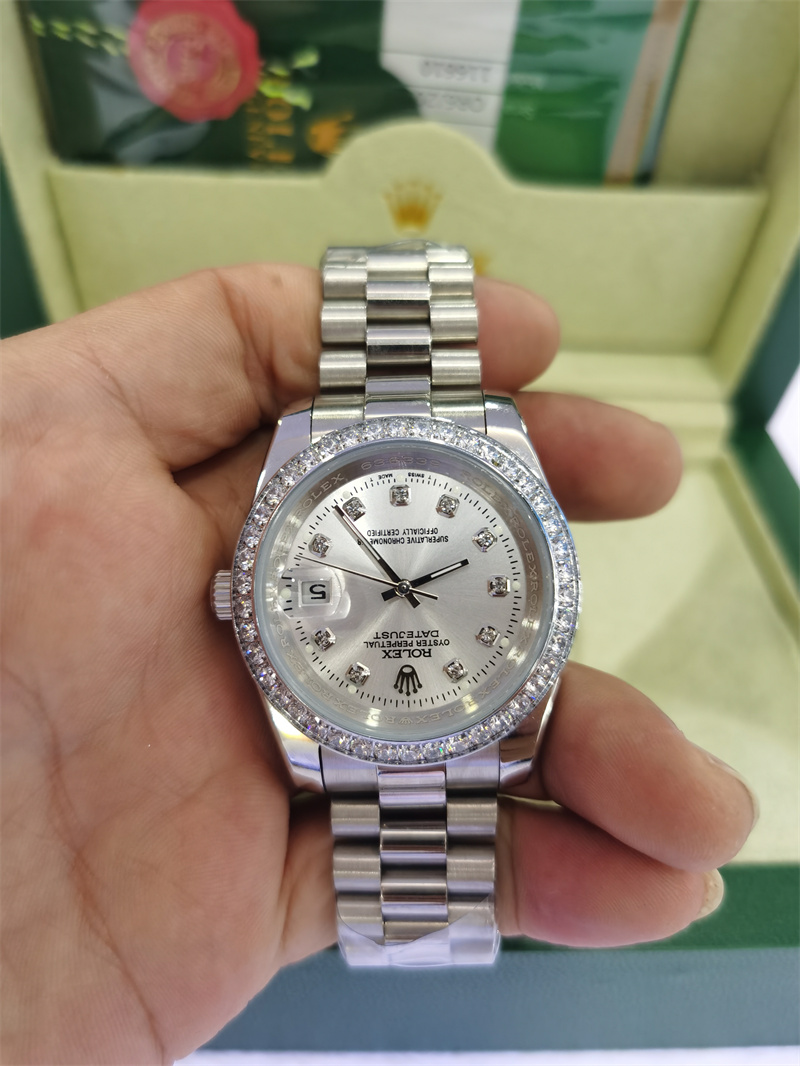 

With original box Sapphire Diamond Bezel Watches Stainless Steel Mechanical Automatic 41mm DAY DATE Mens Watch White Dial Wristwatches 2813, Original box + watch