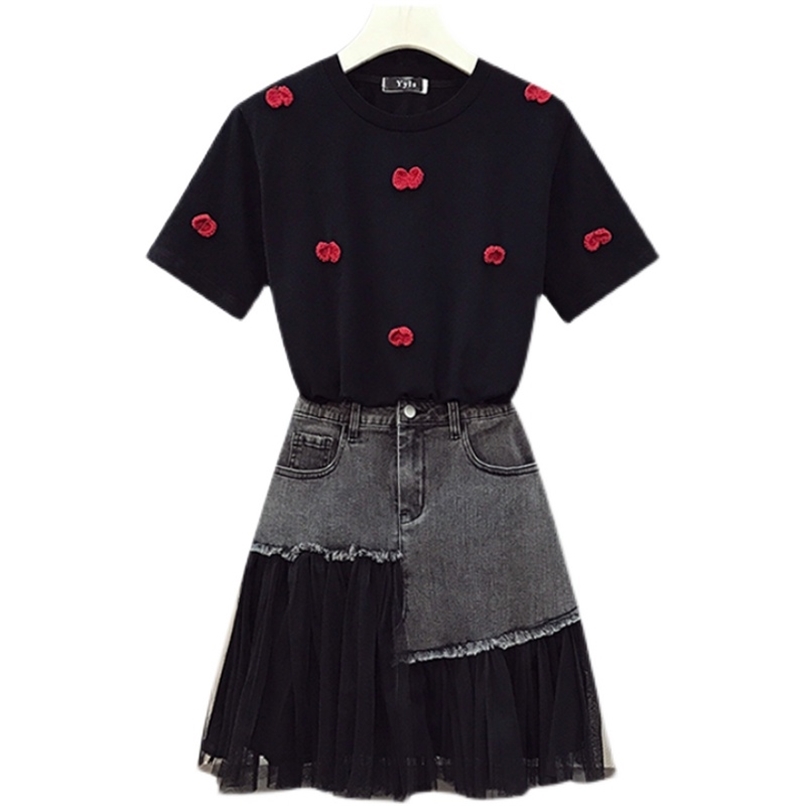 

L-4XL fashion women's large size suit three-dimensional decorative T-shirt + mesh stitching denim skirt two-piece 210520, The skirt