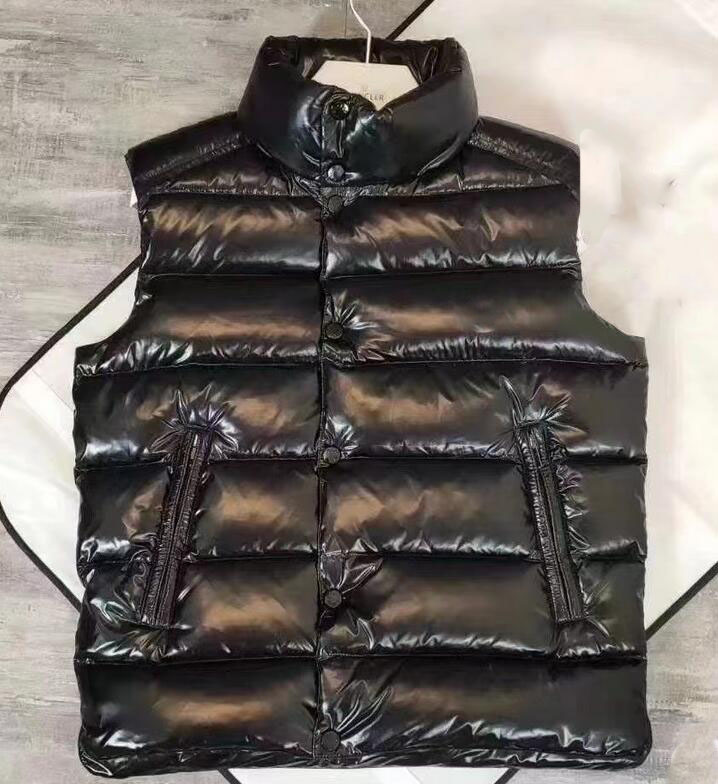 

2021 classic Outdoor wear down vest men's black winter down vest thickened warm down jacket high quality outdoor sports Button zipper with logo
