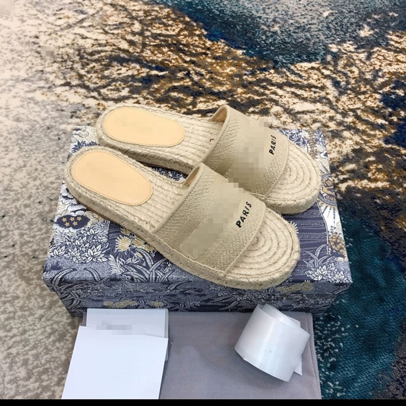 

2021 Paris Womens Scuffs Summer Sandals Beach Slide Slippers Girls Flip Flops Loafers Beautiful Embroidered Slipper mjjj0003