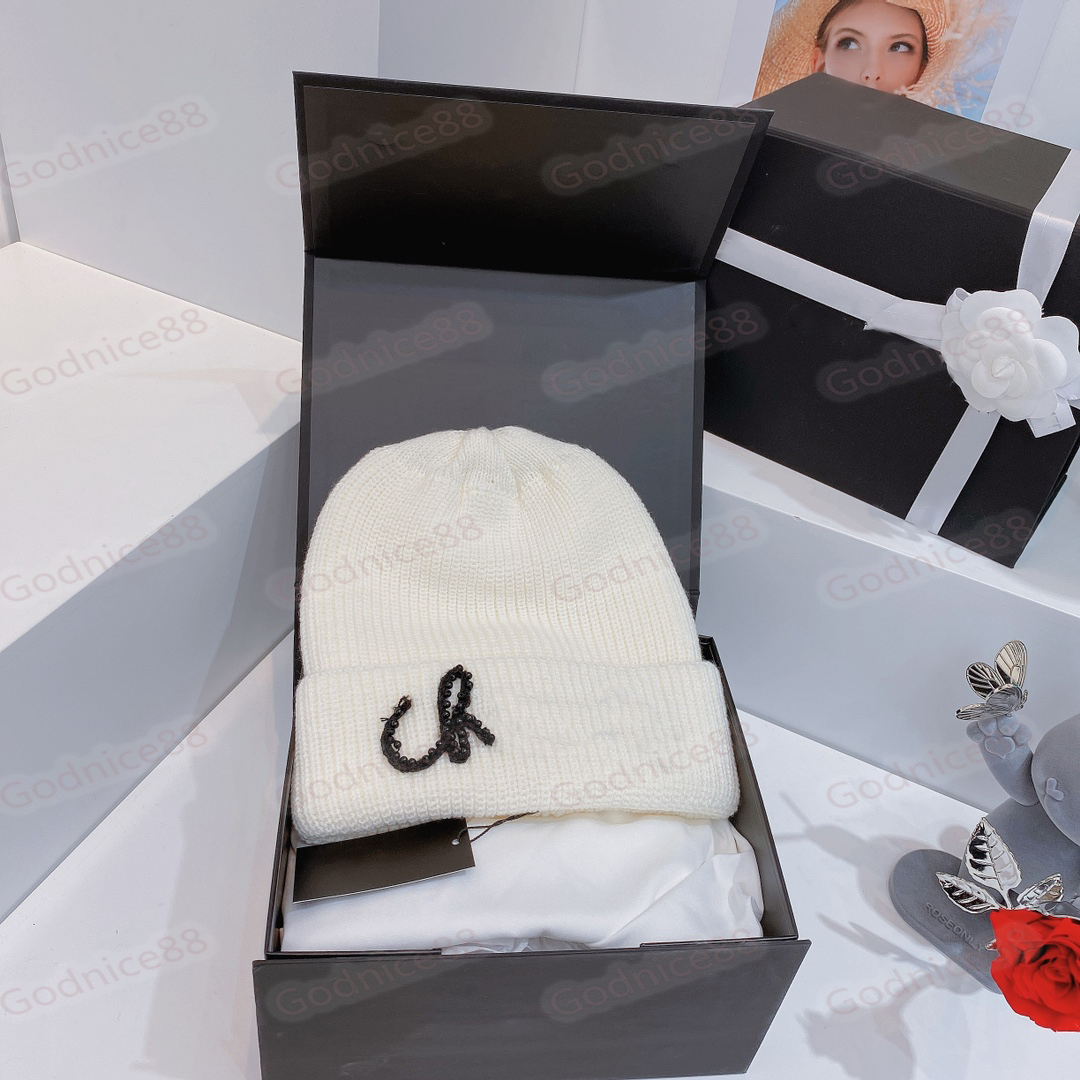 

Winter wool Knitted Hat For Men Women Design Fashion Hip Hop Letter Solid Skull Beanie Caps Casual Warm Thick Cap Black white Hats, Blue;gray