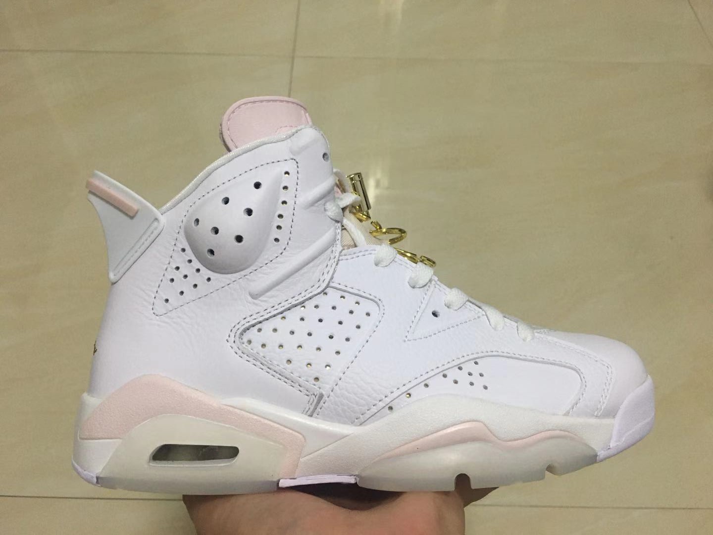 

basketball Women's athletic shoes 6j Gold Hoops DH9696-100, Men size