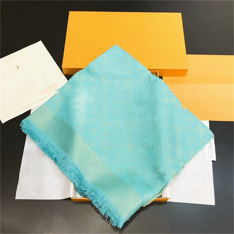 

High-grade scarf classic gold thread jacquard women's scarf woollen soft shawl classic triangular shawl 140*140cm