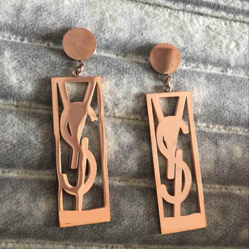 

Never Fading High Polished Extravagant jewelry men stud Classic design earrings Stainless Steel silver flower elagant women Gifts Wholesale Price, Golden;silver