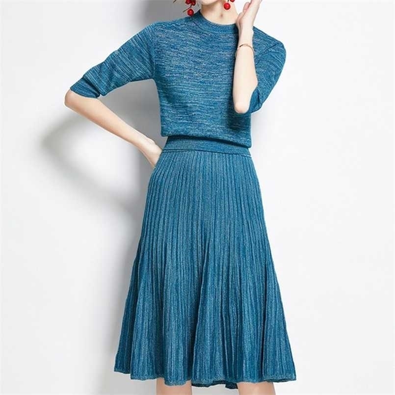 

Knit 2 Piece Set Style Autumn Winter Fashion V-neck Bat Sleeve Bright Silk Knitted Sweater High Waist Bodycon Skirt Suit 211108, Picture color