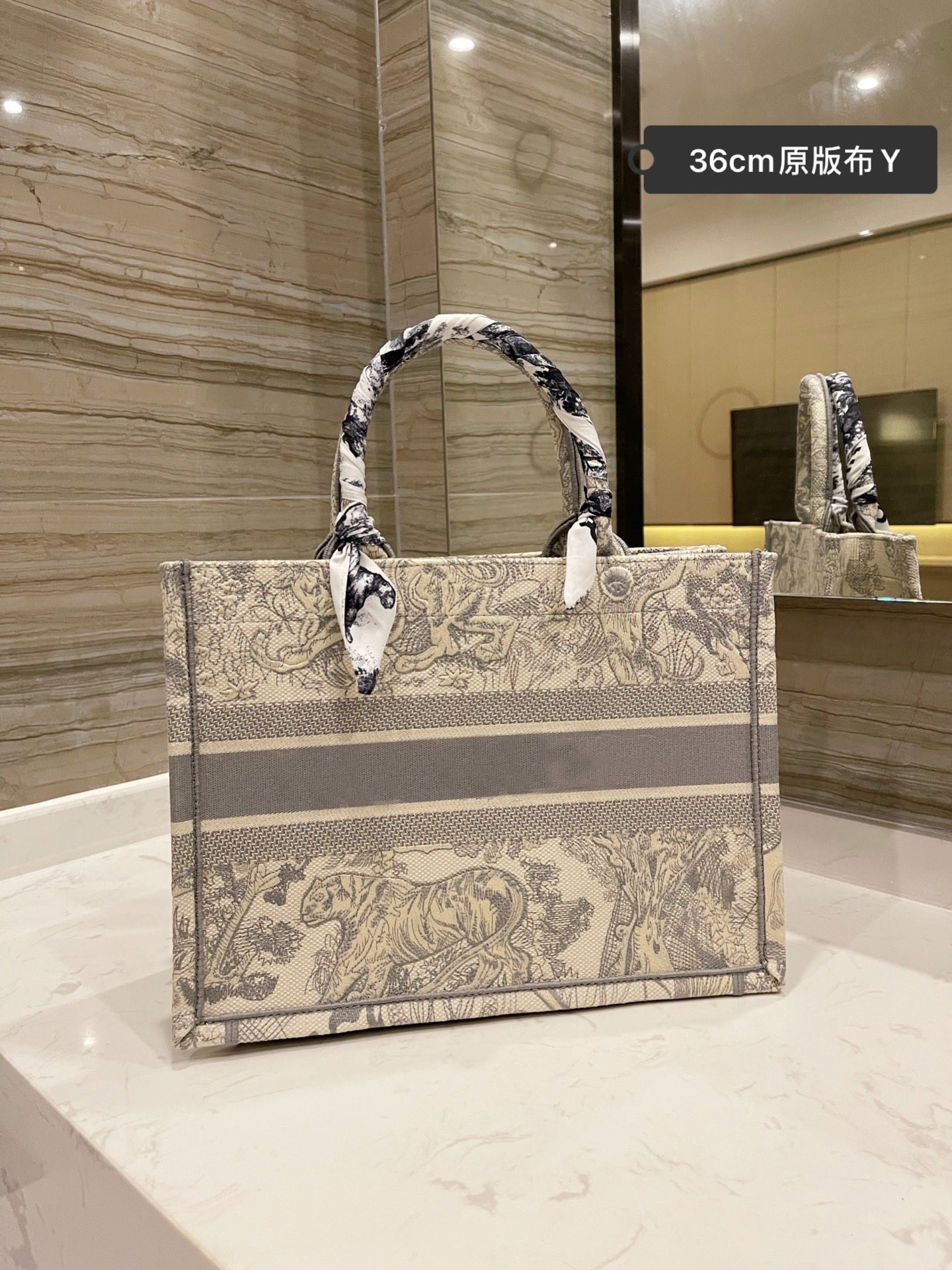 

2021 new luxury book totes big-name shopping bag with embroidered tiger pattern large-capacity handmade double-sided flower canvas tote