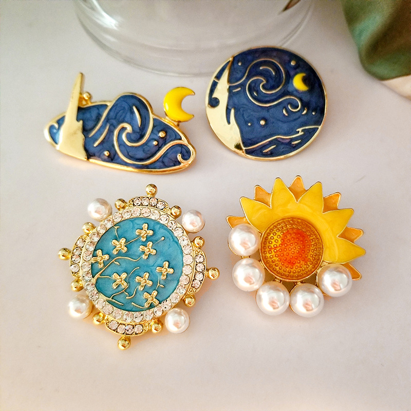 

Oil Painting SunFlower Moon Circle Brooches Pins For Sweater Cowboy Knapsack Hat Badge Imitation Pearl Diamond Geometric Brooch Jewelry Wholesale