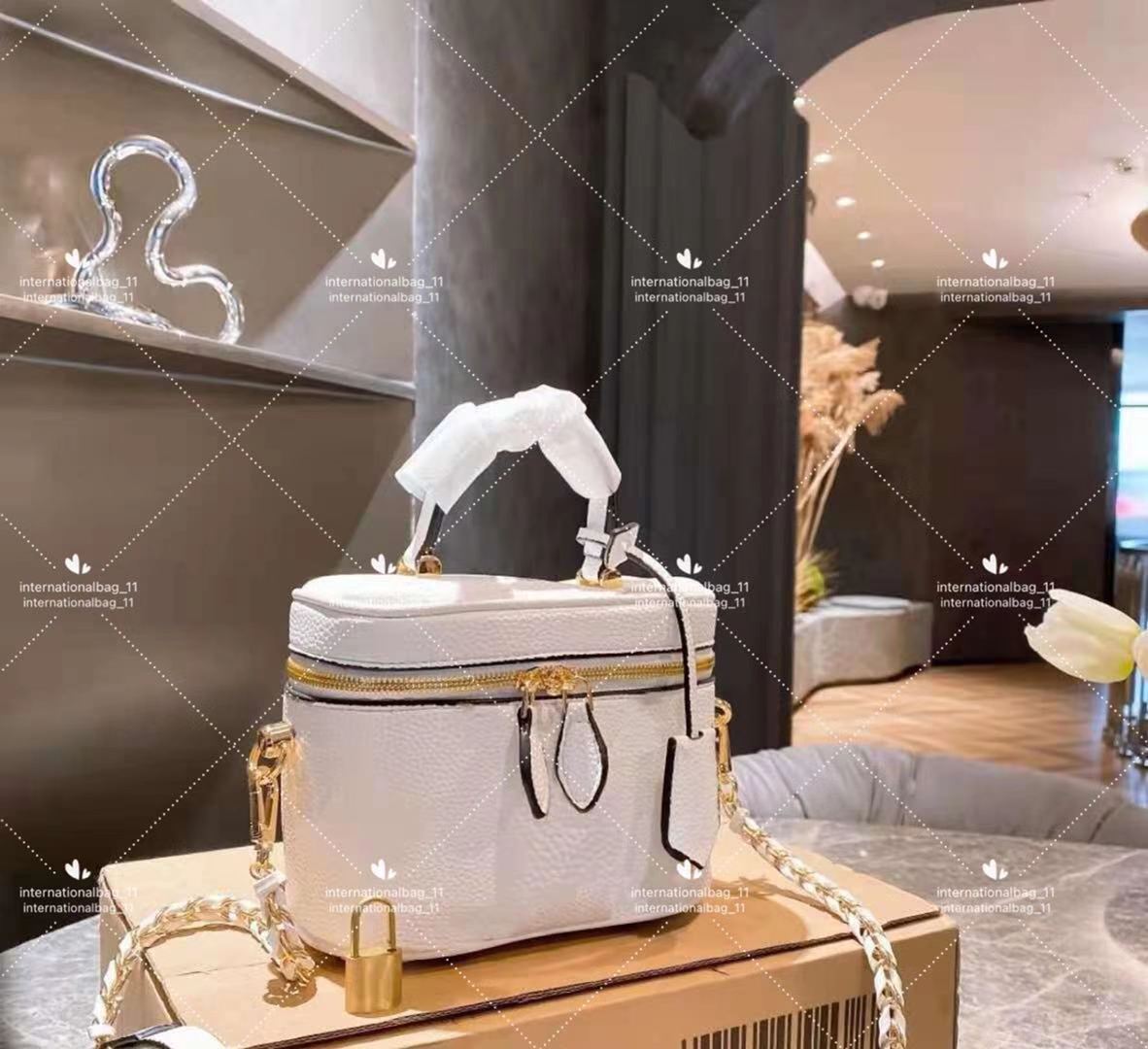 

fashion Mini Cosmetic Bag Luxurys Easily into Travel Suitcase Good Capacity for Toiletries Grooming Essential with Weaved Round