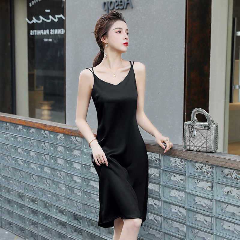 2021 Black Drs Acetic Acid Satin Suit with Small Sling Drs in It-image-702379937