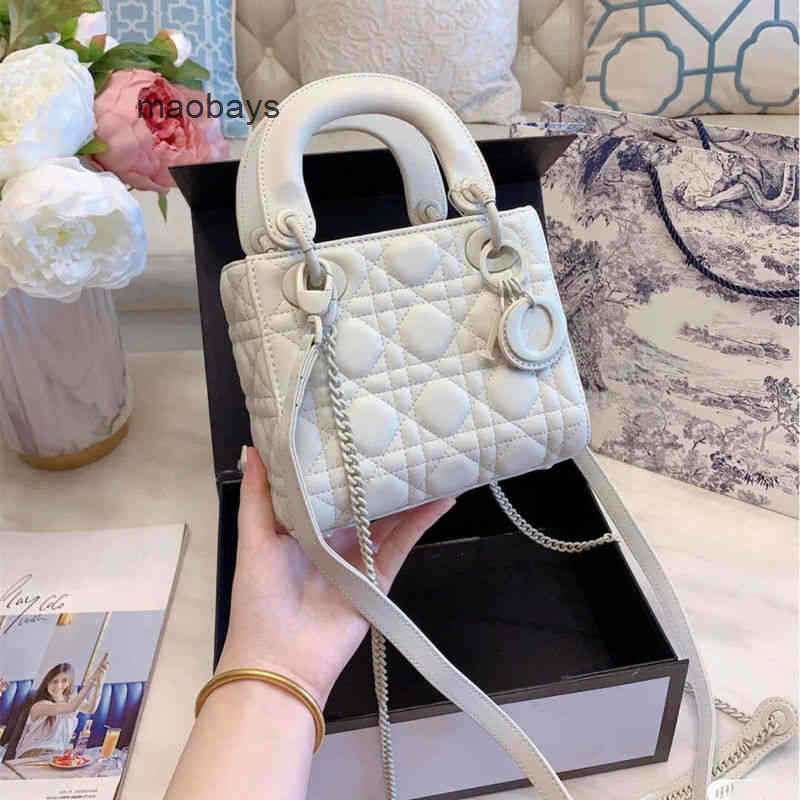 

christian Designer Bag female 2022 summer new fashion tot bag leather Princess versatile One Shoulder Messenger Hand, Red