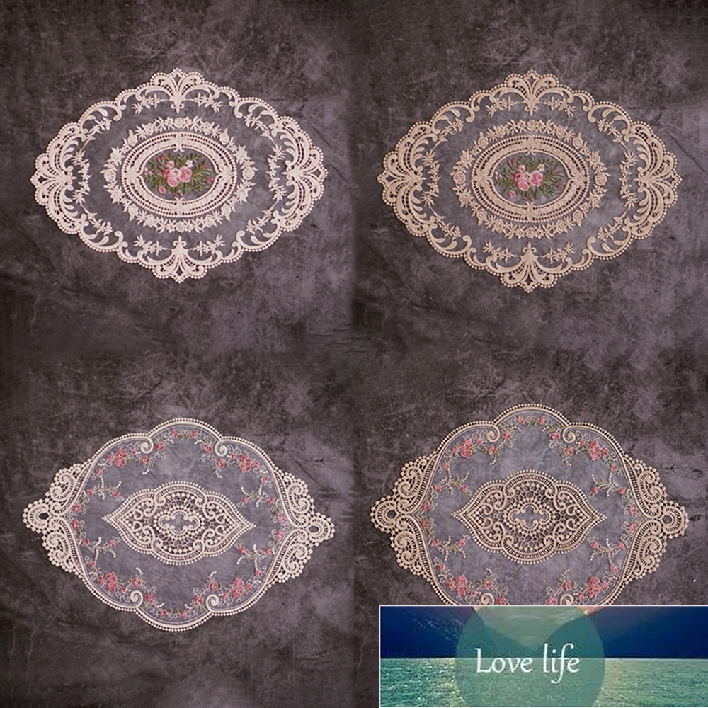 

1Pcs Vintage Lace Placemat Coaster Table Mat French Small Tablecloth Embroidery Anti-scald Table pads