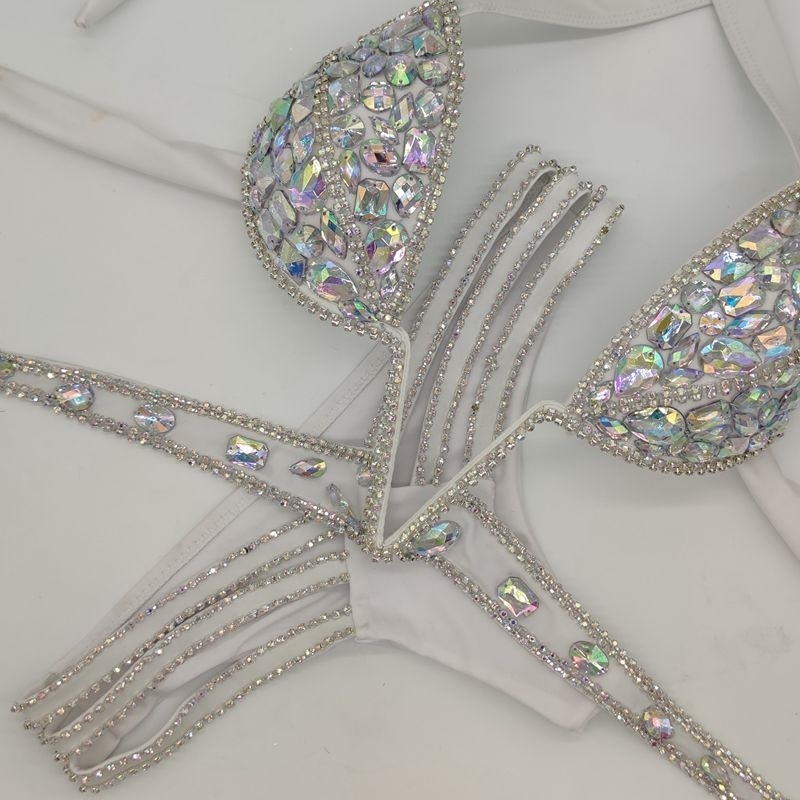

venus vacation V collar rhinestone swimwear daimond bikini set push up swimsuit bling stones bathing suit 210318, Gold