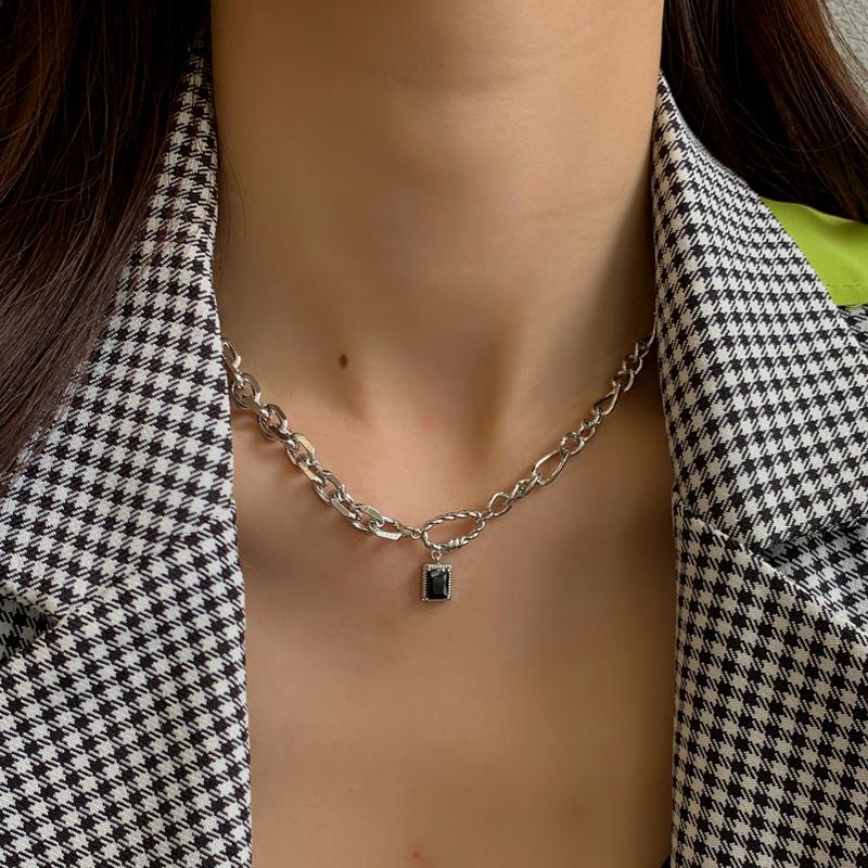 

Pendant Necklaces Vintage Hip Hop Style Stainless Steel Necklace For Women 2021 Silve Streetwear Chain Grunge Choker Items