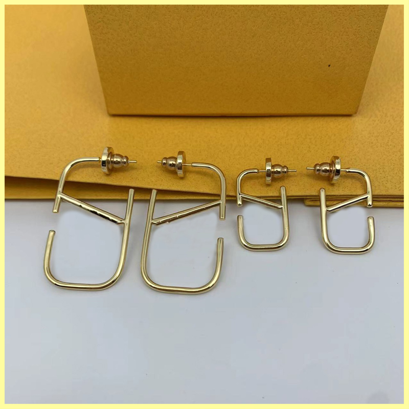 

Women Earrings Fashion Letters Gold Ear Stud Designer Earring For Party Wedding Lovers Gift Engagement Jewelry For Bride V Earring With Box