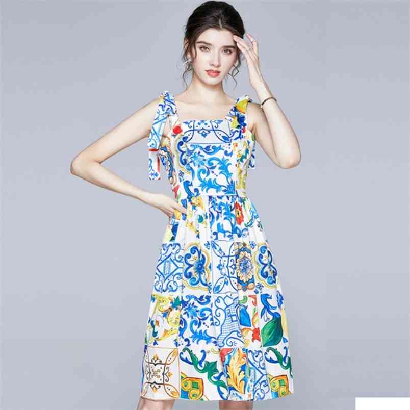 

summer Arrival High quality luxury runway sleeveless Blue and White Porcelain Floral Print Beach Casual slim womens dress 210519, Picture color