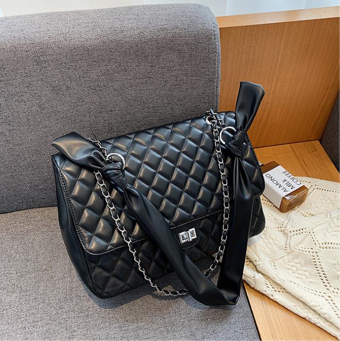 

High quality elegant rhombus chain shoulder bag Female 2021 new fashion large capacity women's designer messenger bag travel, Black trumpet