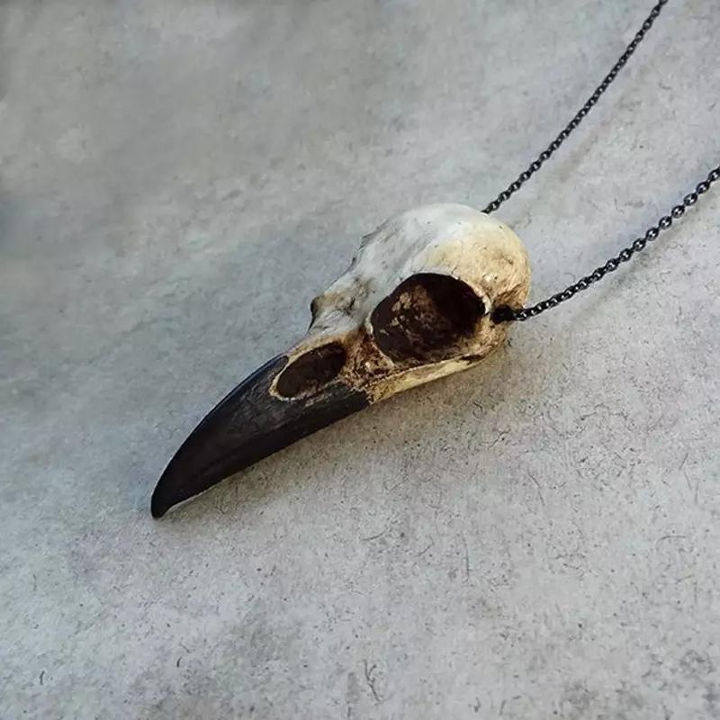 

Raven Skull Necklace Resin Magpie Crow Poe Gift,Gothic 3D Necklace,Goth Bird Jewelry Couple Gife Pendant Necklaces, Silver