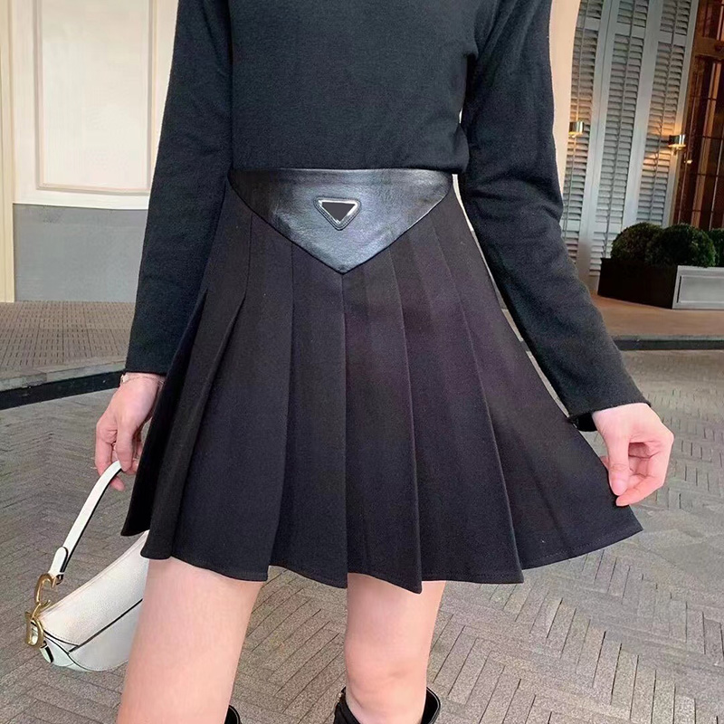 

Waist Leather Design Skirts Logo Triangle Logo Shorts Pants Dress Womens College Style Pleated Short Skirt, Gray /with label
