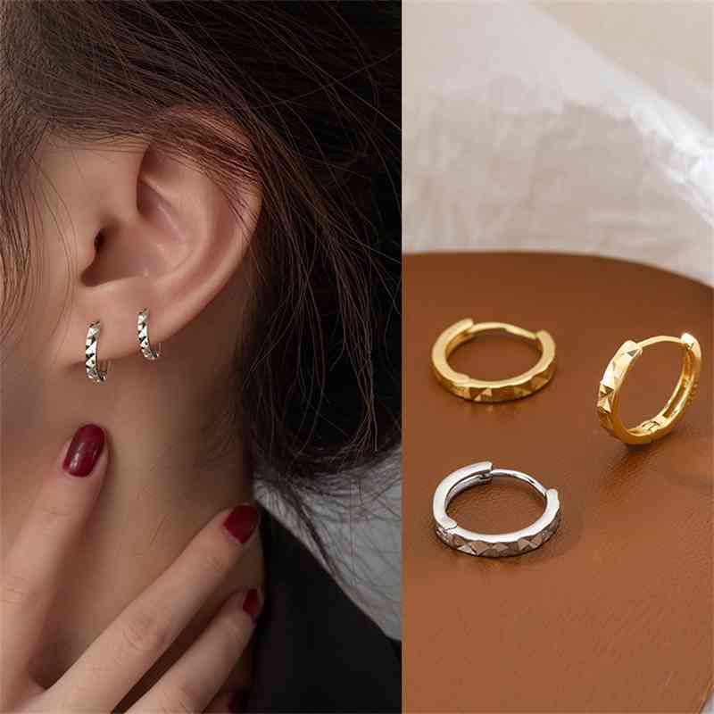 

New fashion and earrings in 2021, Black
