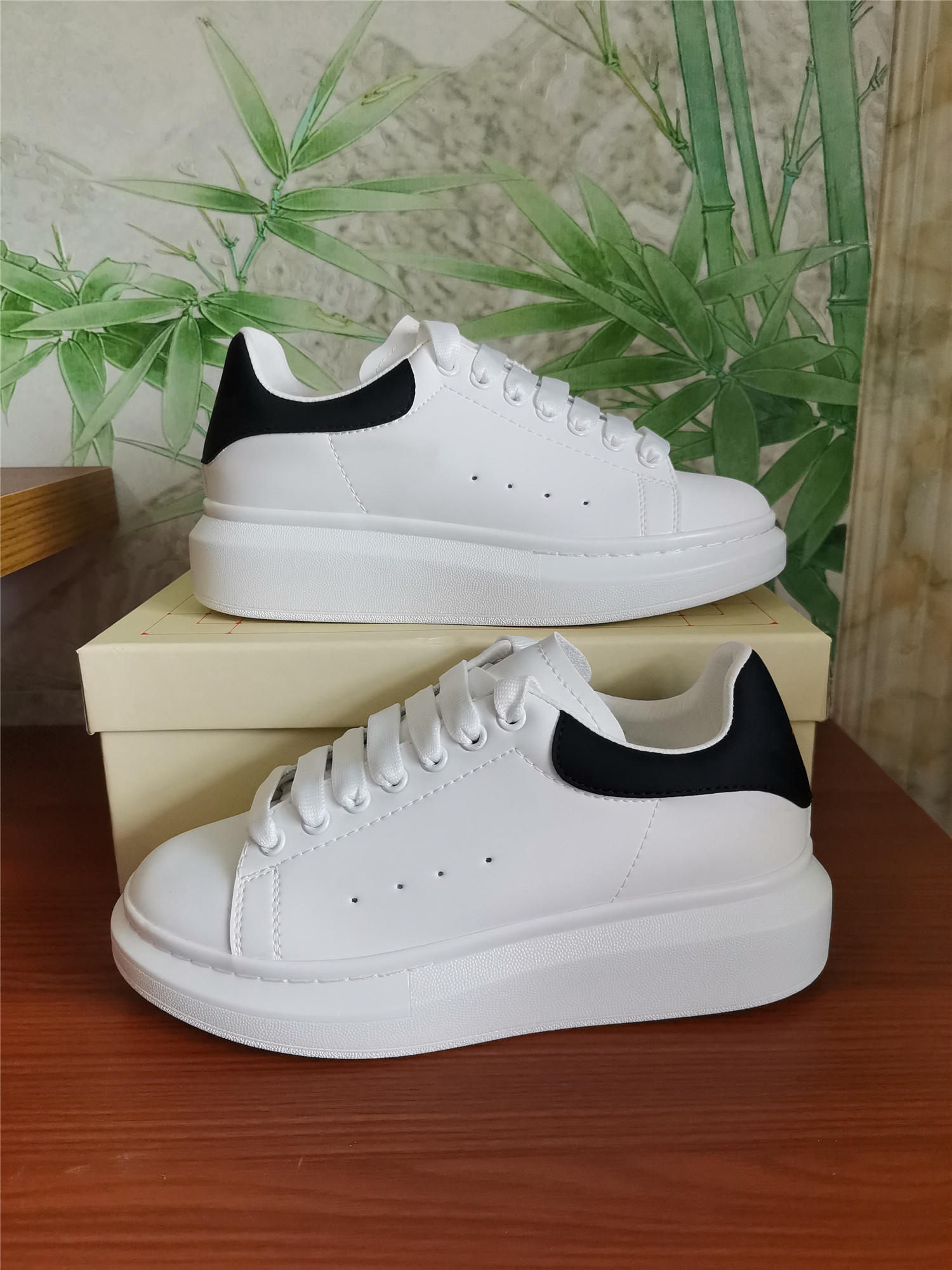 

Premium Quality Casual Shoes Mens Womens Blue Velet Back Platform Sneakers Leather Trainers Comfort Pretty Girl Wholesale Style Complete with box accessories, 14